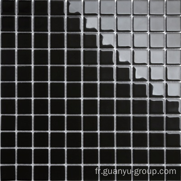 Mosaïque en verre de couleur noire pure